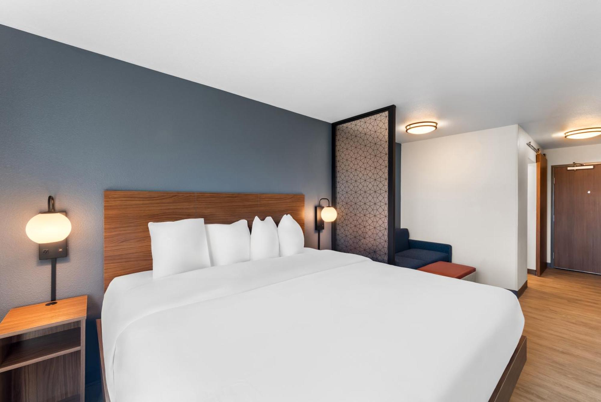Everhome Suites แบสทร็อป ภายนอก รูปภาพ